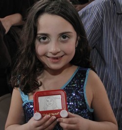 Etch-A-Sketch artist