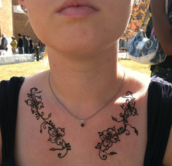 necklace henna tattoos for events or parties