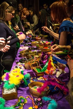 mask decorating